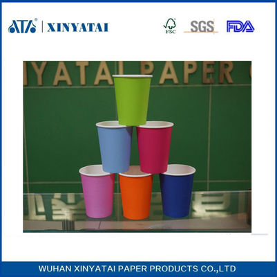 Chine Multi Color papier personnalisés tasses de café, tasse de papier jetables pour les boissons chaudes ou boisson froide fournisseur